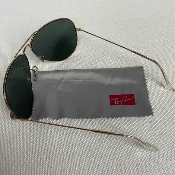 Ray-Ban Aviator Sunglasses - Picture 4 of 5